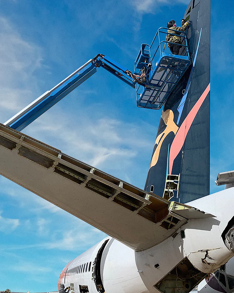 Aloha 737-N824AL - Image 9