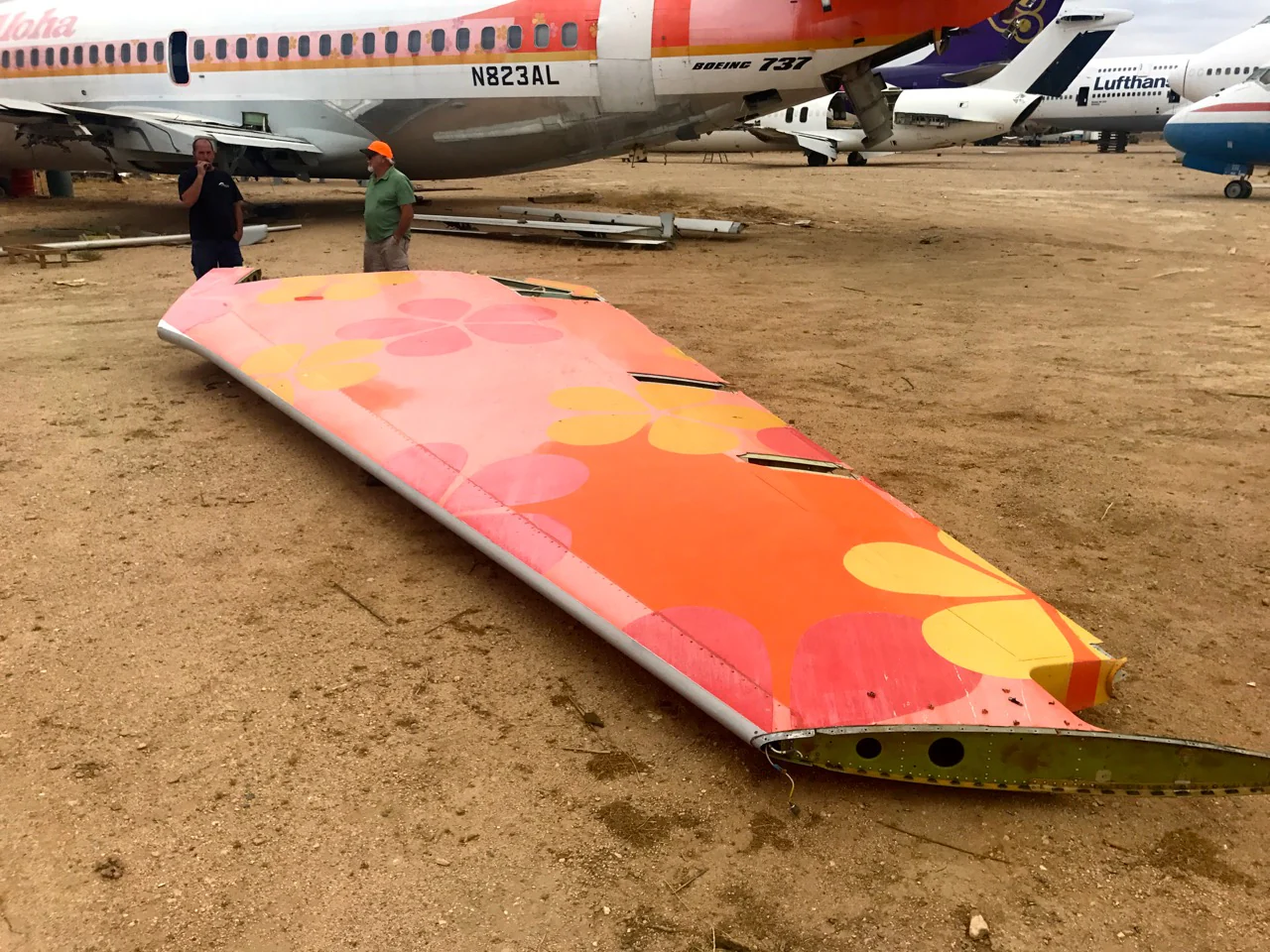 Custom ALOHA Airlines Boeing 737 PlaneTag Tail# N823AL - Image 8