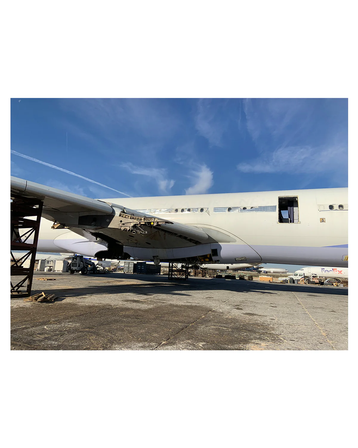 Custom China Airlines A340-300 B-18801 - Image 9